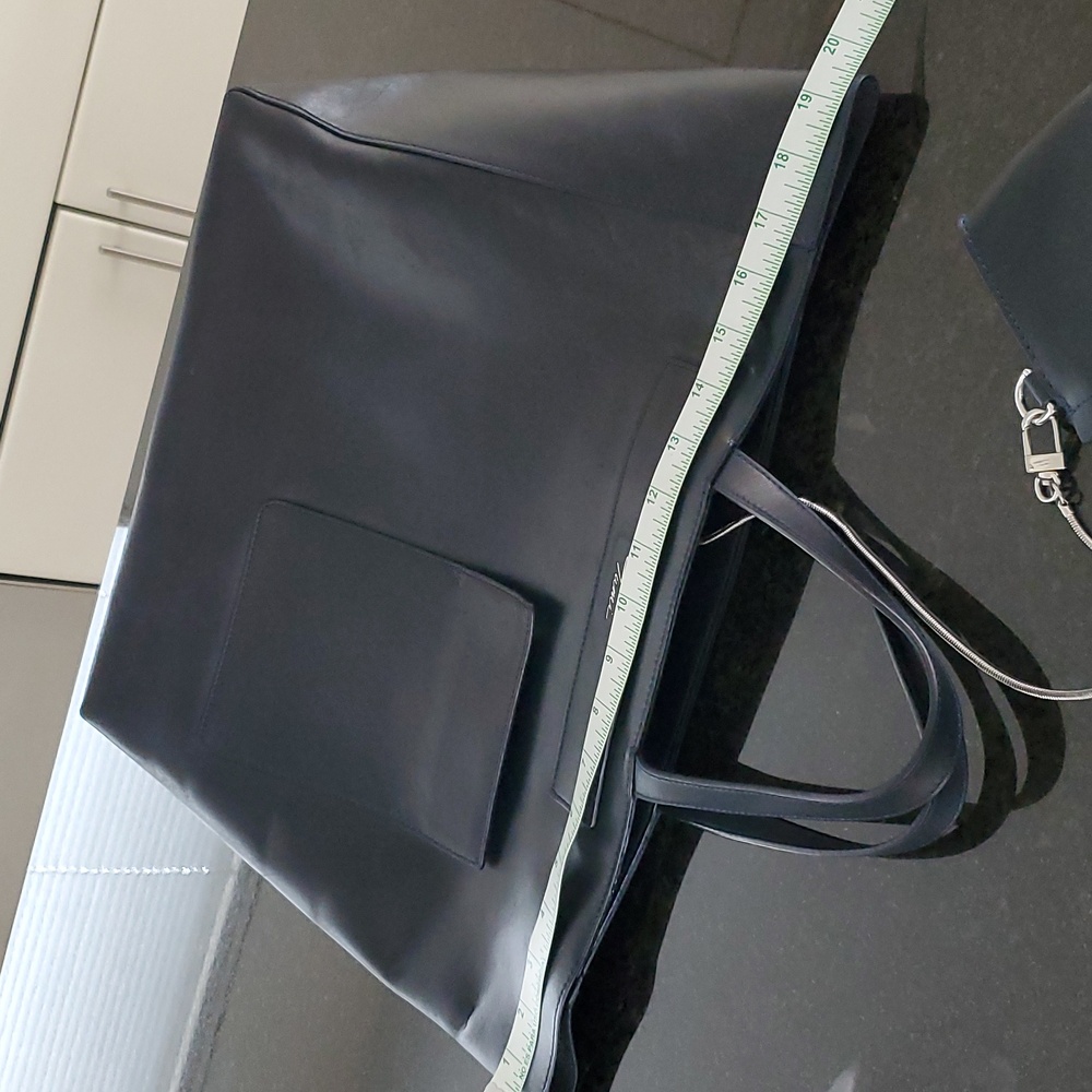 Tumi "Boulevard" Large Structured Black Leather T… - image 8